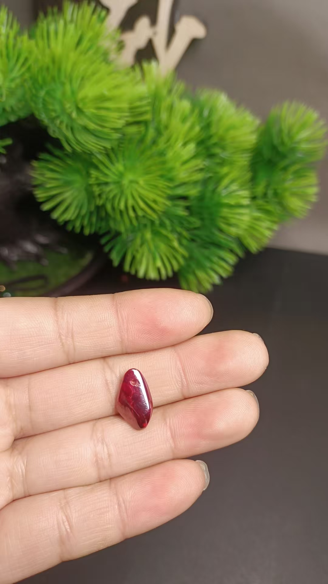 含辰砂工艺品辰砂晶体吊坠2.2克