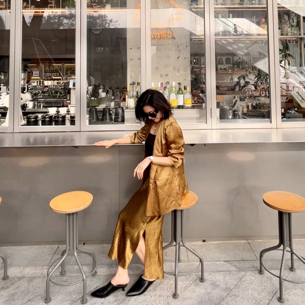 新中式醋酸缎面西装外套夏季薄款V领七分袖宽松垂感防晒气质上衣