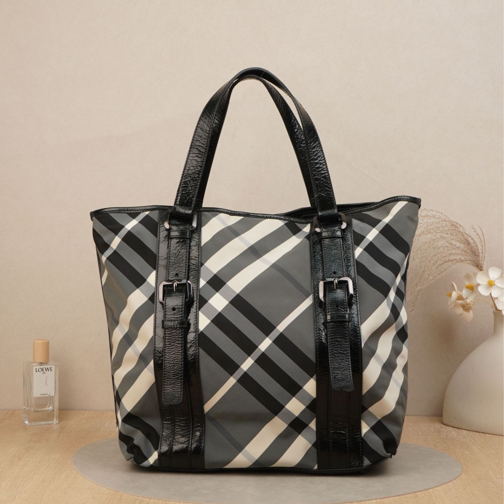 95新 BURBERRY/博柏利 博柏利中古手提托特黑灰色帆布/DS042660