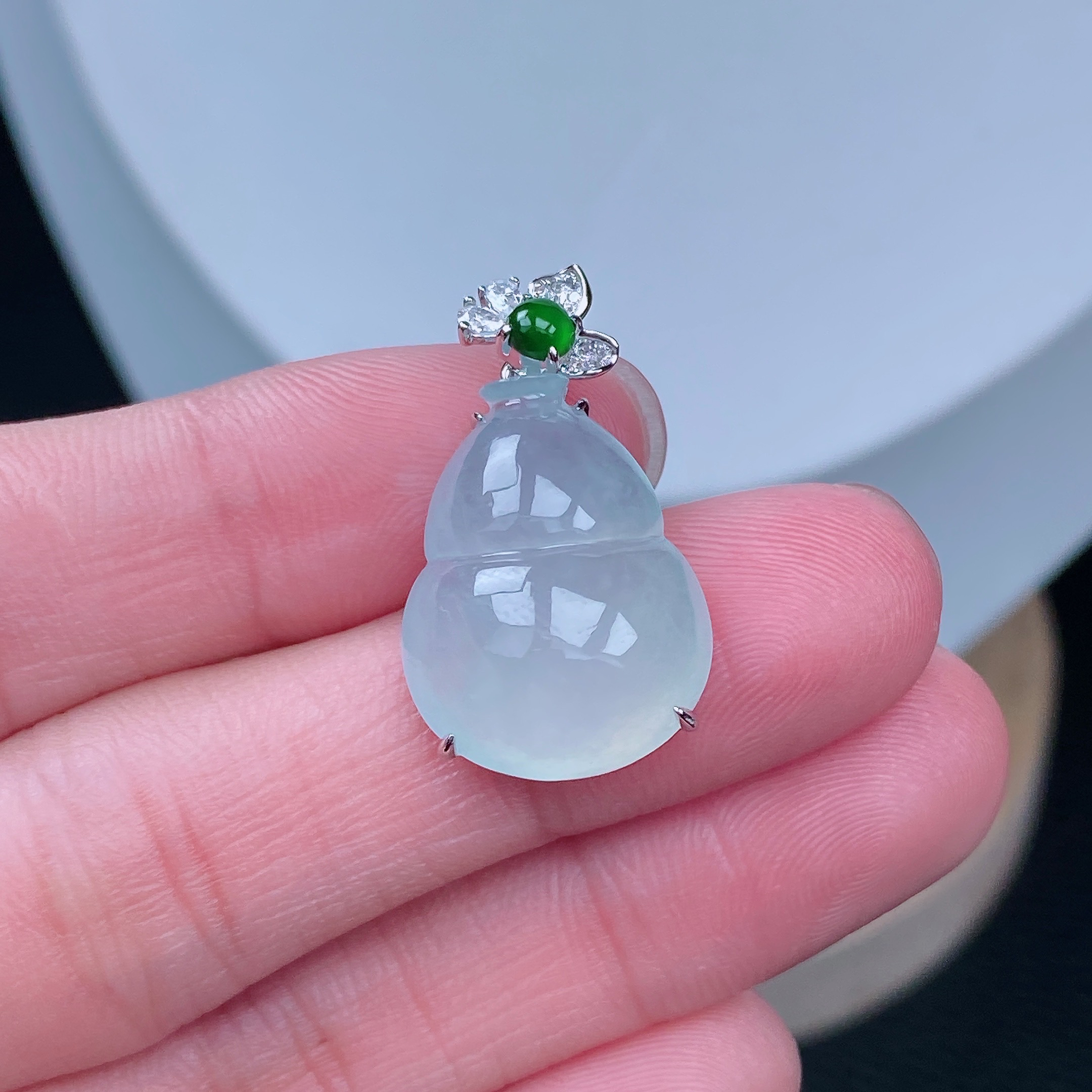 天然A货缅甸翡翠18K金镶嵌精致冰透大葫芦 尺寸：27*15.2*7.6mm