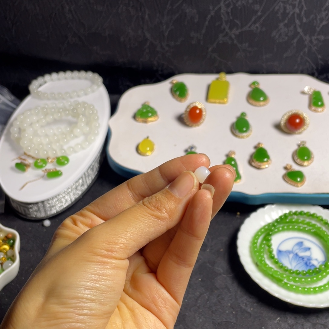 心***爱和田玉未镶嵌手串