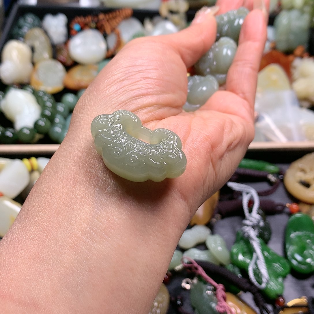 和田玉吊坠未镶嵌幸**您