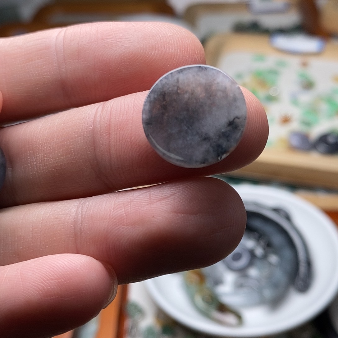 翡翠颈饰未镶嵌?*圆牌打孔