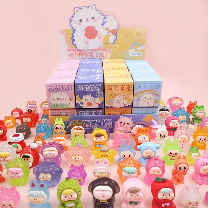 潮玩手办桌面车载装饰diy