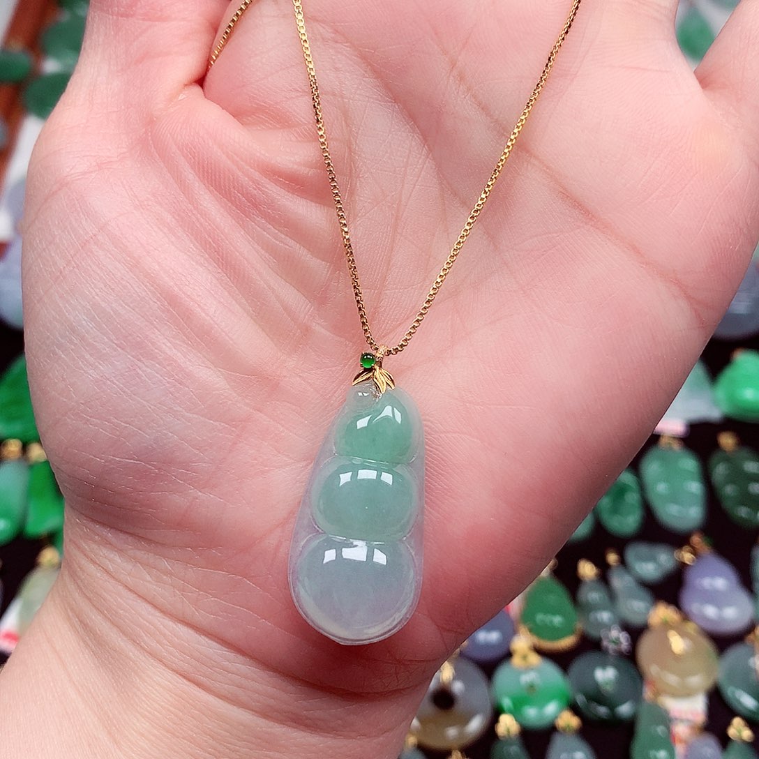 翡翠18K金镶嵌颈饰