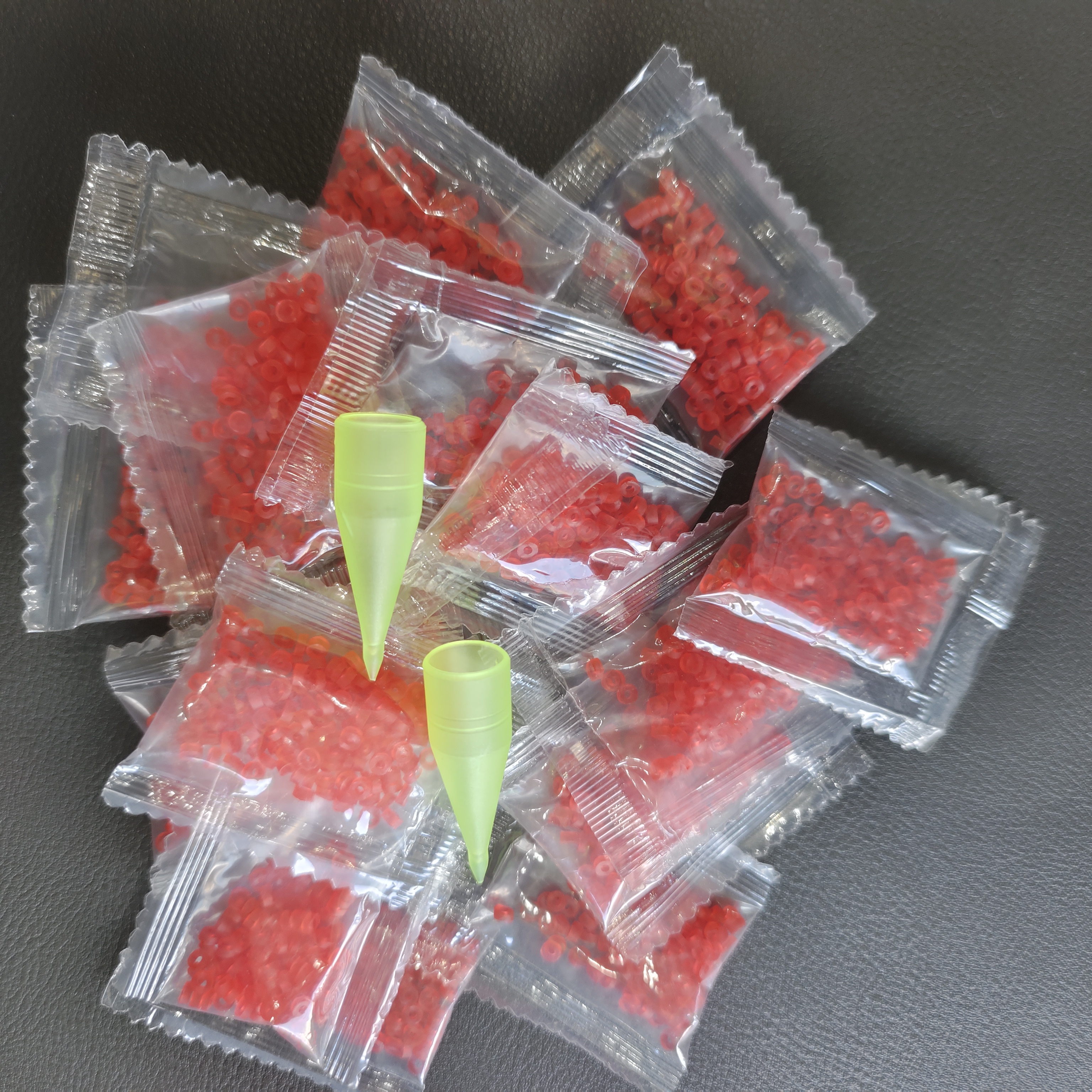 红虫上饵器塑料皮筋帽小号售后专用渔具用品配件