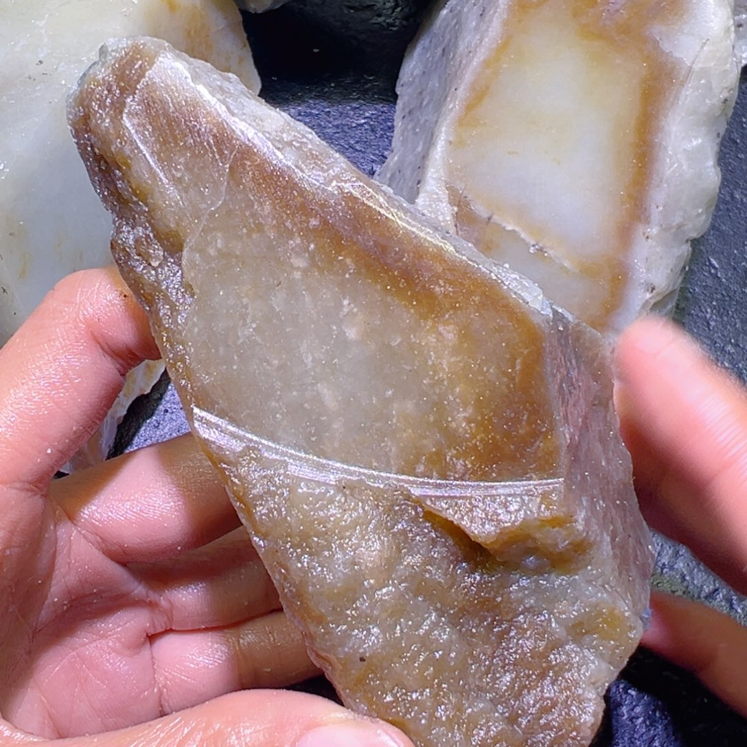 和田玉未镶嵌珠宝半成品