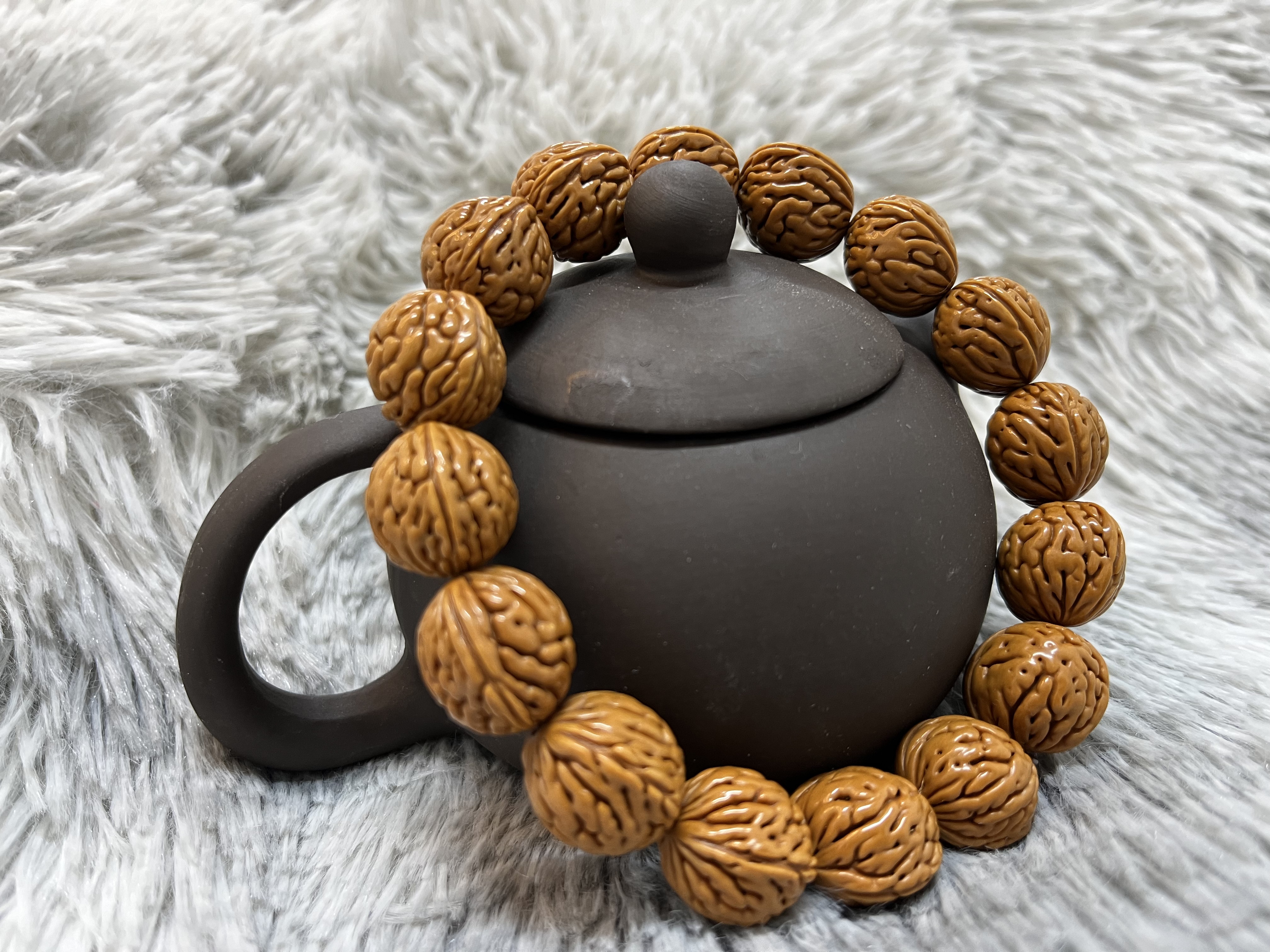 野生桃核手串纯手工打底抛光