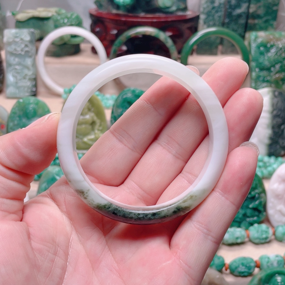 独山玉未镶嵌手镯