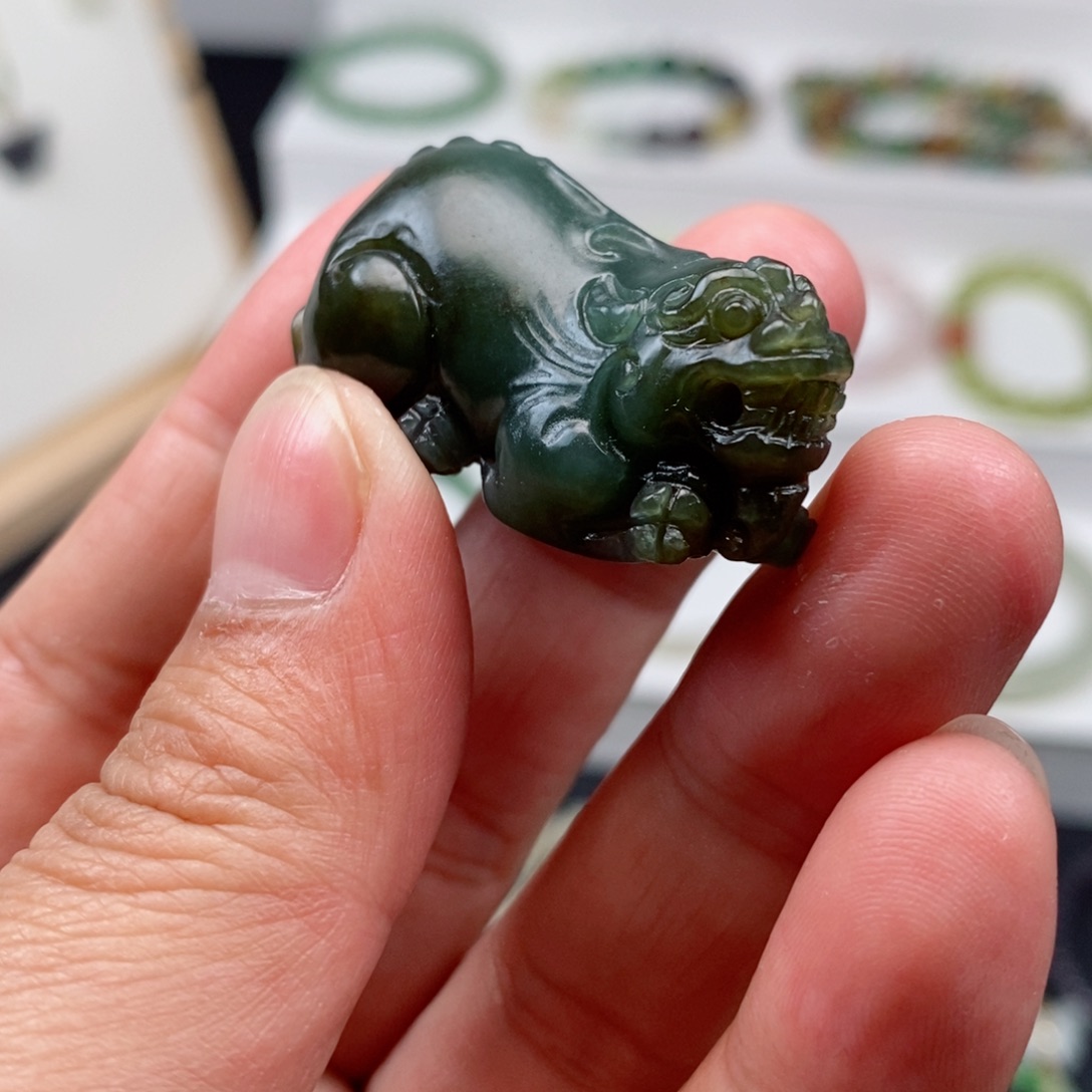 和田玉颈饰未镶嵌貔貅