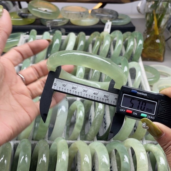 蛇纹石玉手镯未镶嵌291