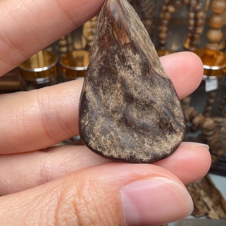 沉香沉香碎屑惠安红土沉水随着2.27克