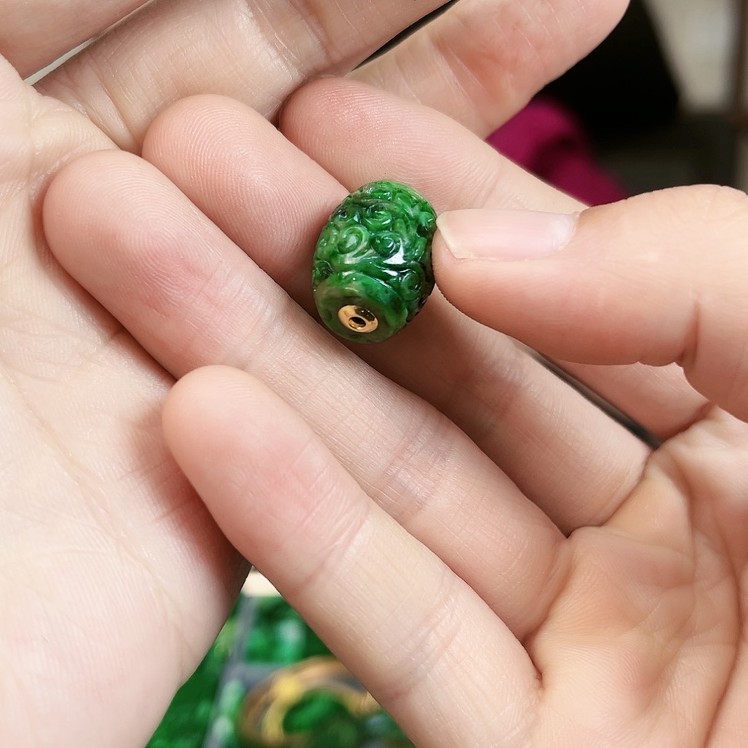 翡翠颈饰18K金镶嵌吊坠