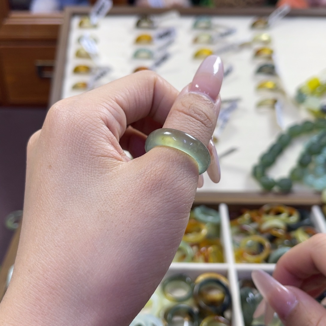 B****蛇纹石玉未镶嵌手镯119