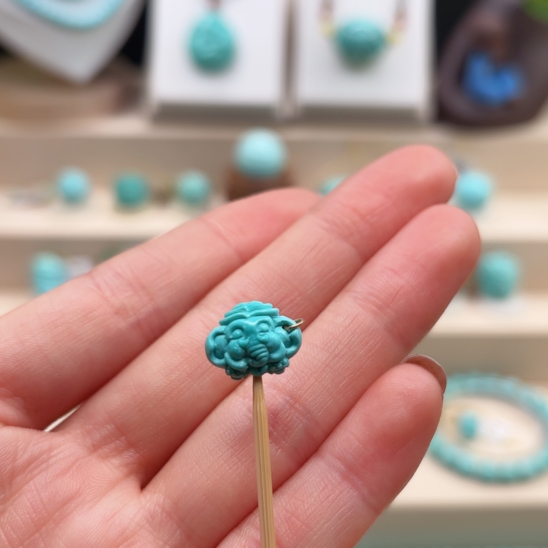 绿松石配饰未镶嵌