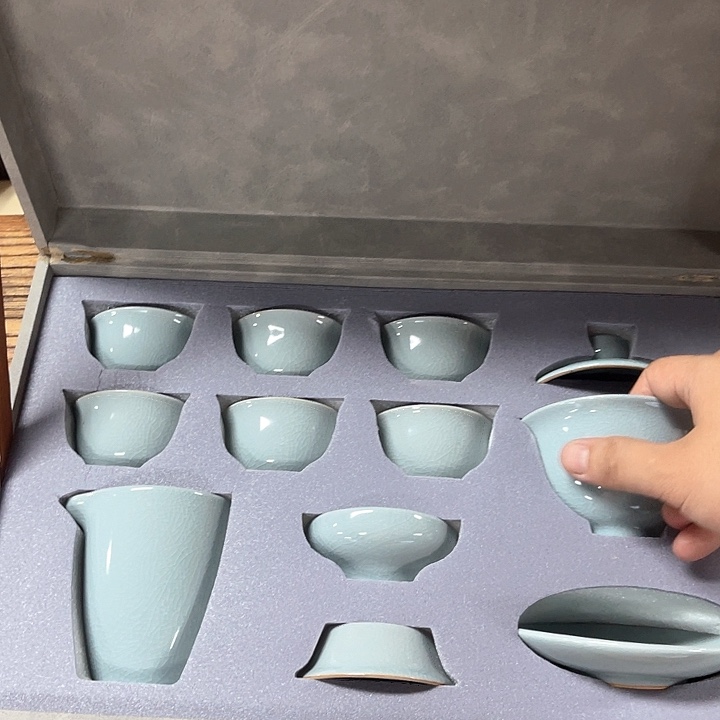 孤品茶具套装等。         
