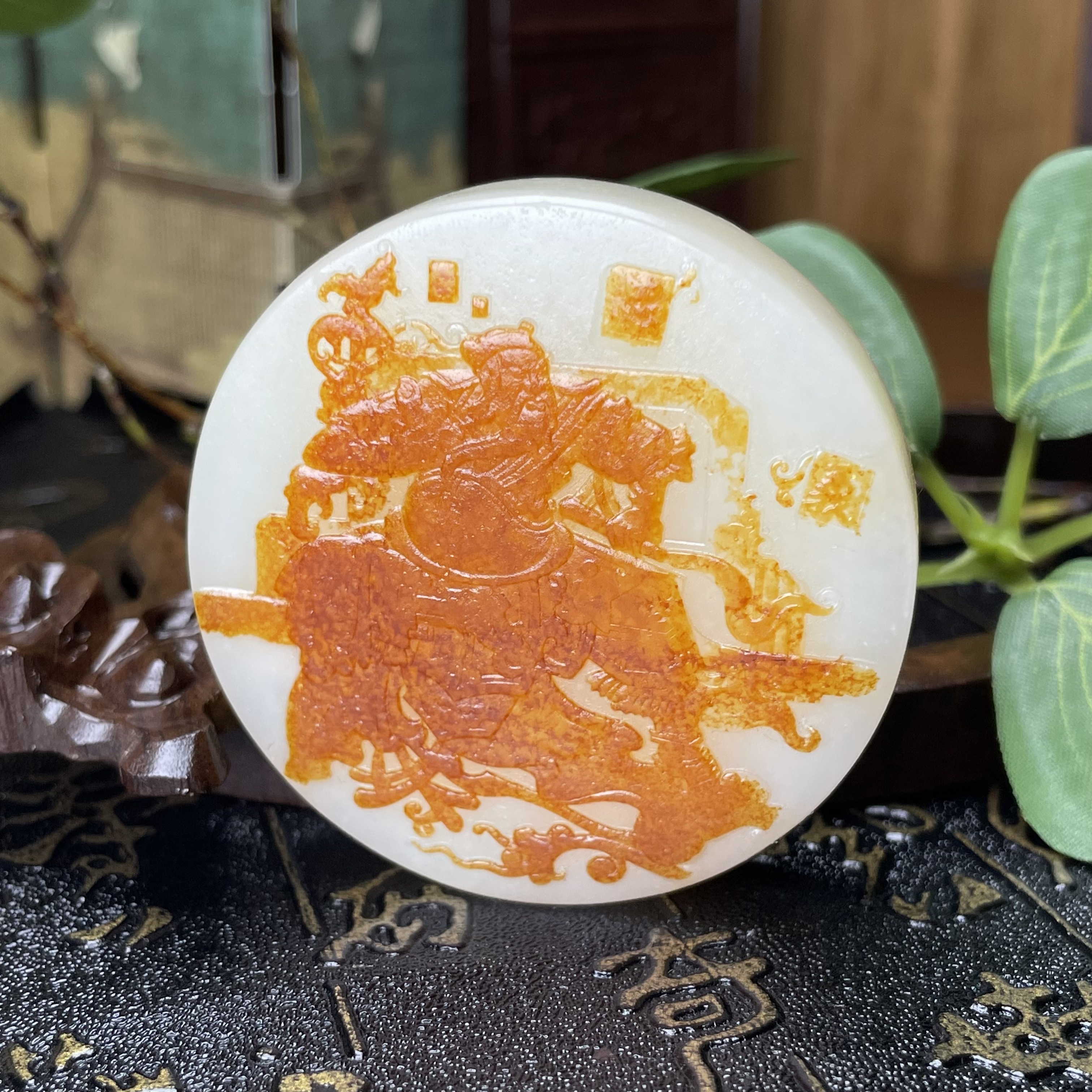 新疆和田玉关公吊坠玛丽艳红皮挂件独籽手工港展收藏
