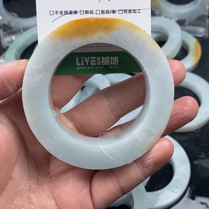 用***桐定制翡翠未镶嵌翡翠