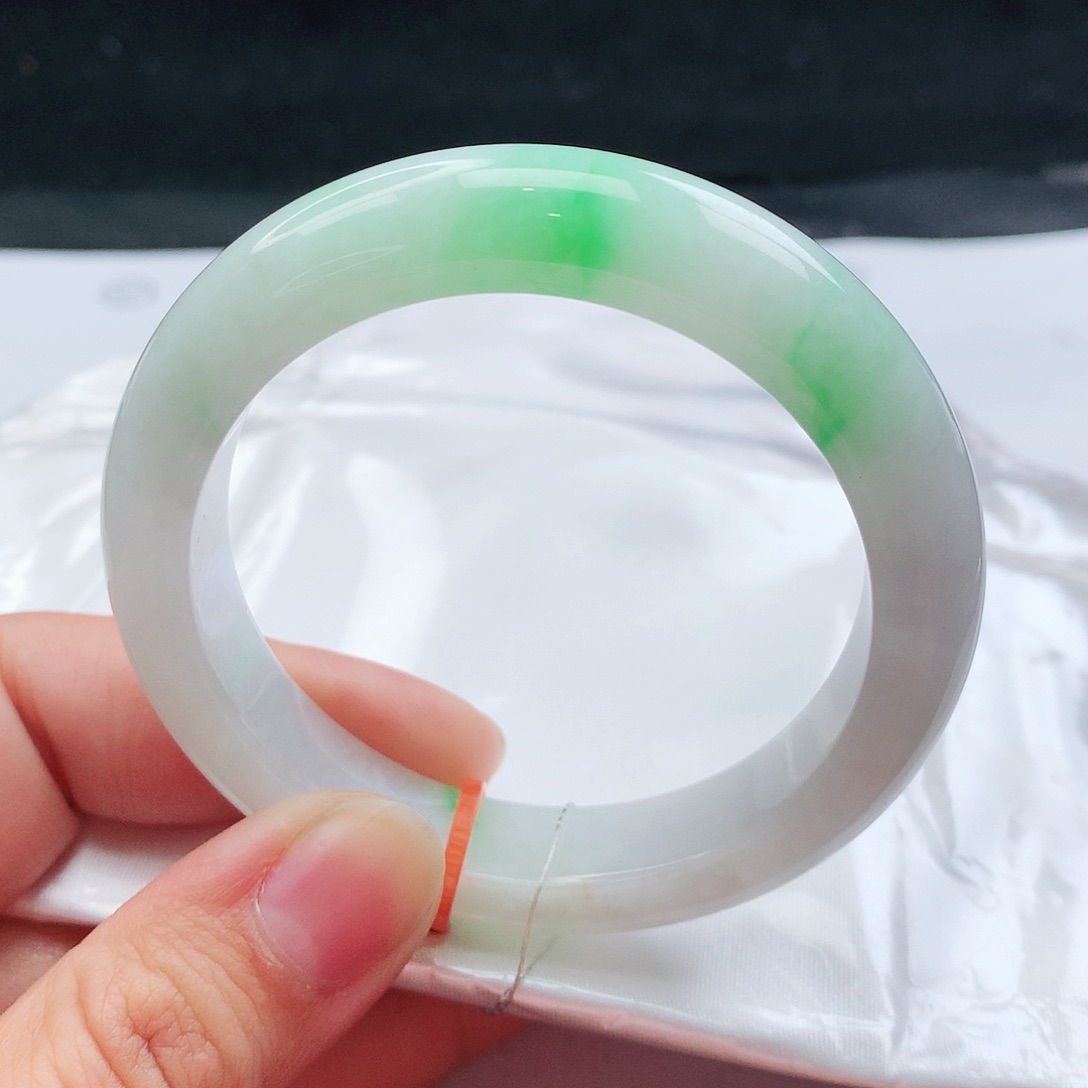 翡翠手镯未镶嵌52.7圈口