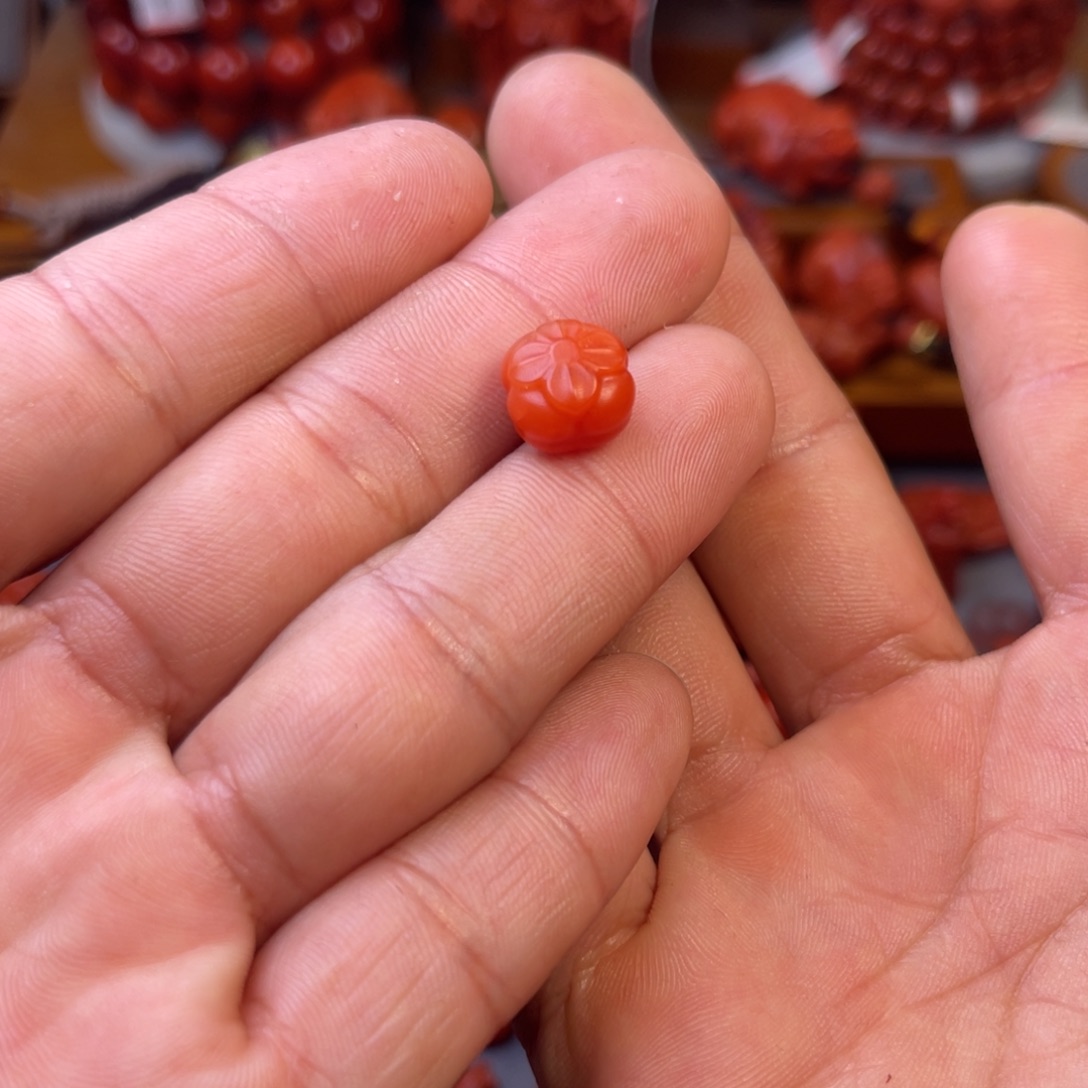 年****南红玛瑙未镶嵌川料精工配饰