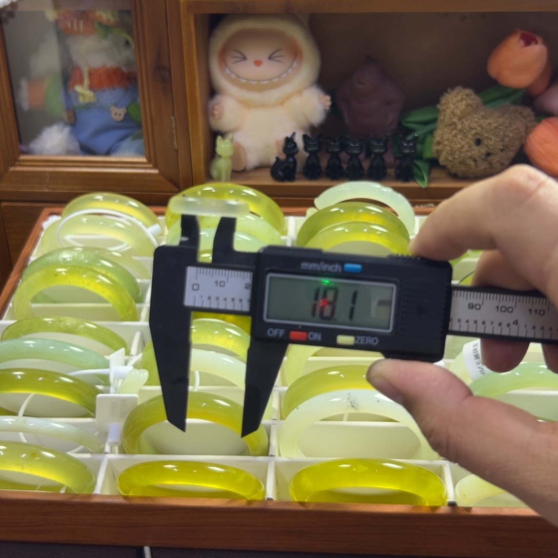 蛇纹石玉未镶嵌手镯363