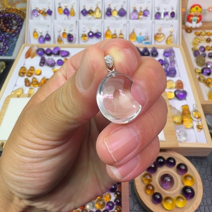 银S925镶嵌颈饰水晶吊坠