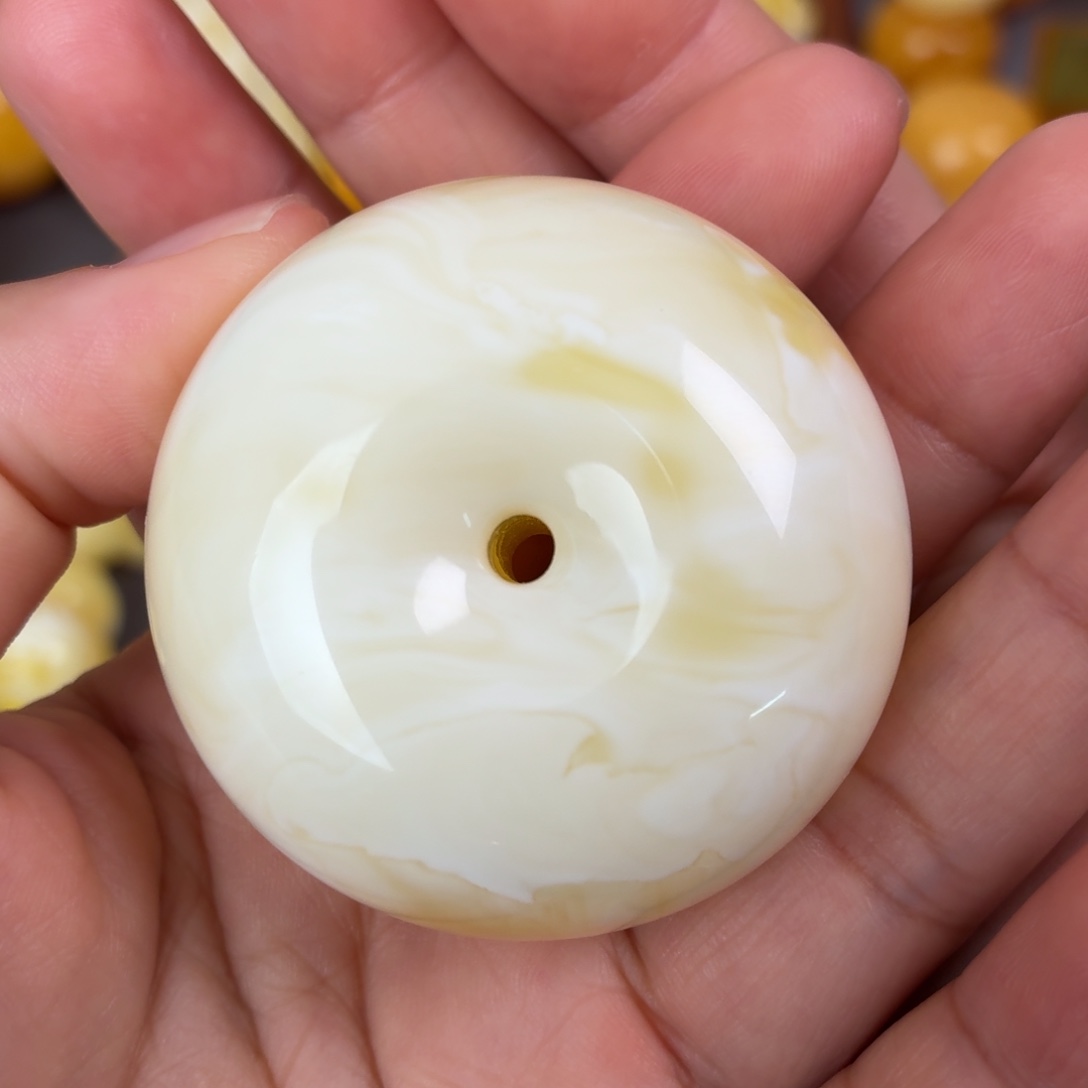 蜜蜡未镶嵌吊坠(不含链)黄瓷白扣