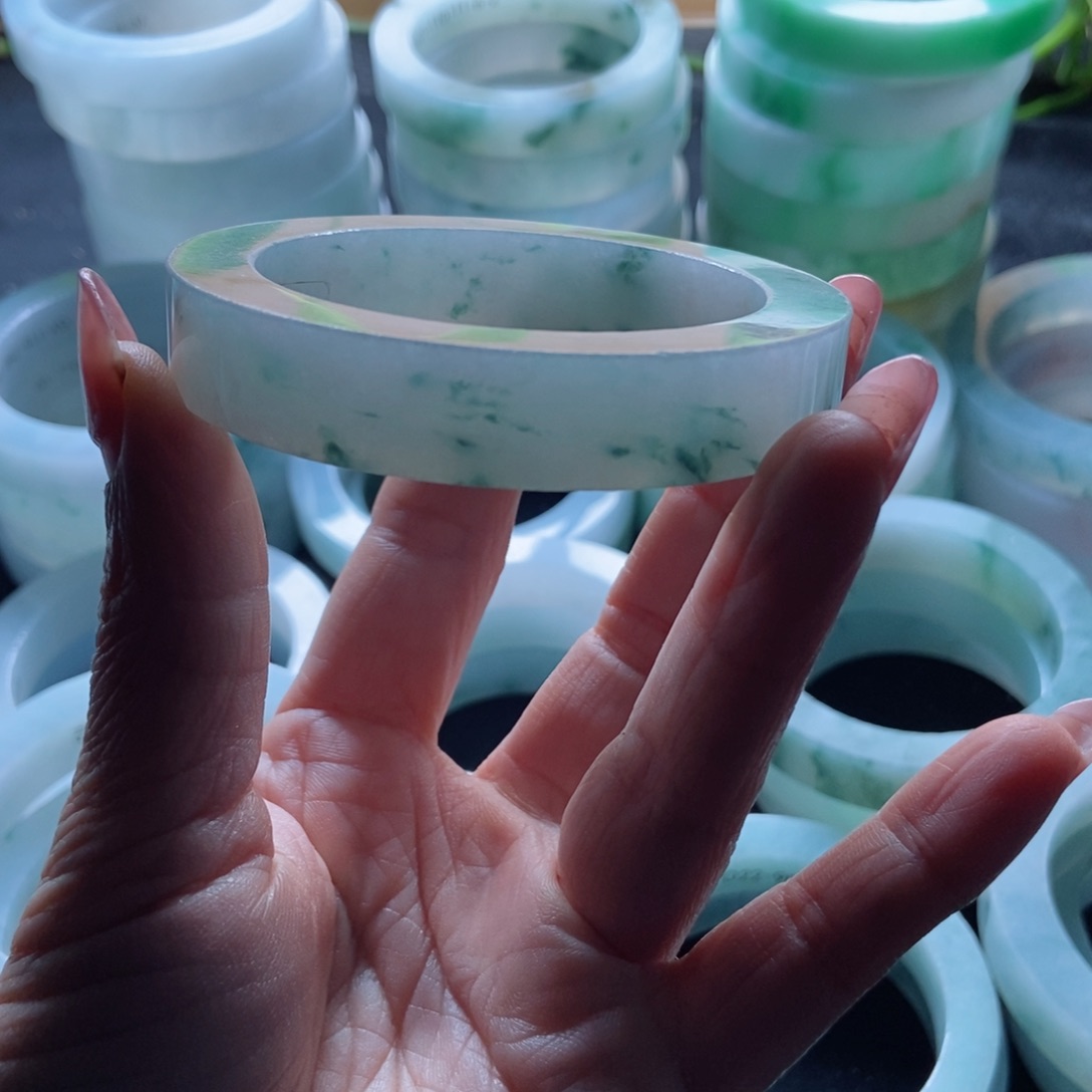 未镶嵌手镯定制翡翠张*