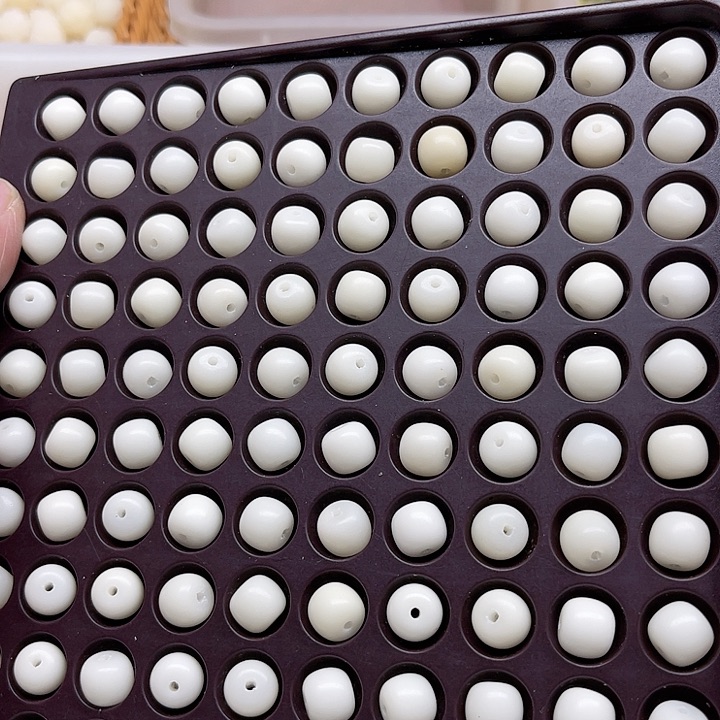 白玉菩提吊坠瑕疵10-9白玉桶珠110颗