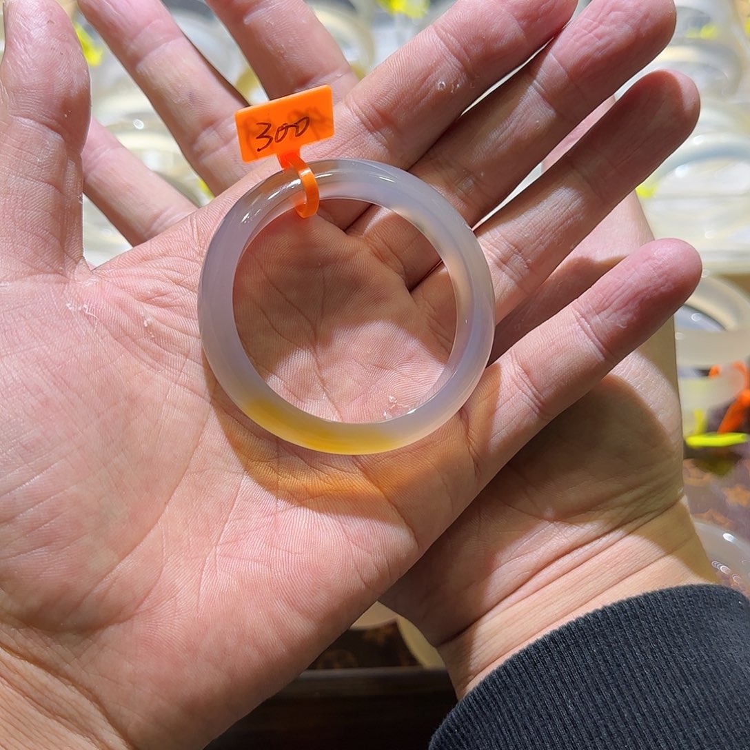 玛瑙/玉髓手镯未镶嵌丑*儿