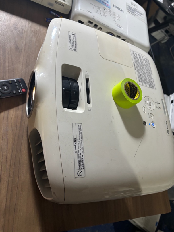 9新  二手 爱普生投影仪 运费自理 