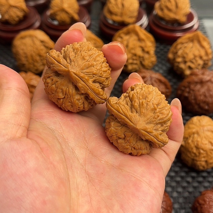 文玩核桃把件金公子