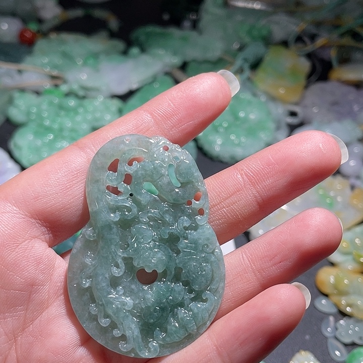 颈饰未镶嵌翡翠天