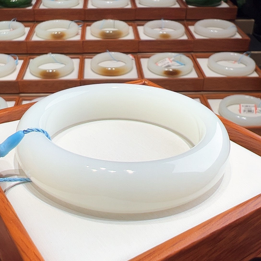 和田玉手镯55 56未镶嵌