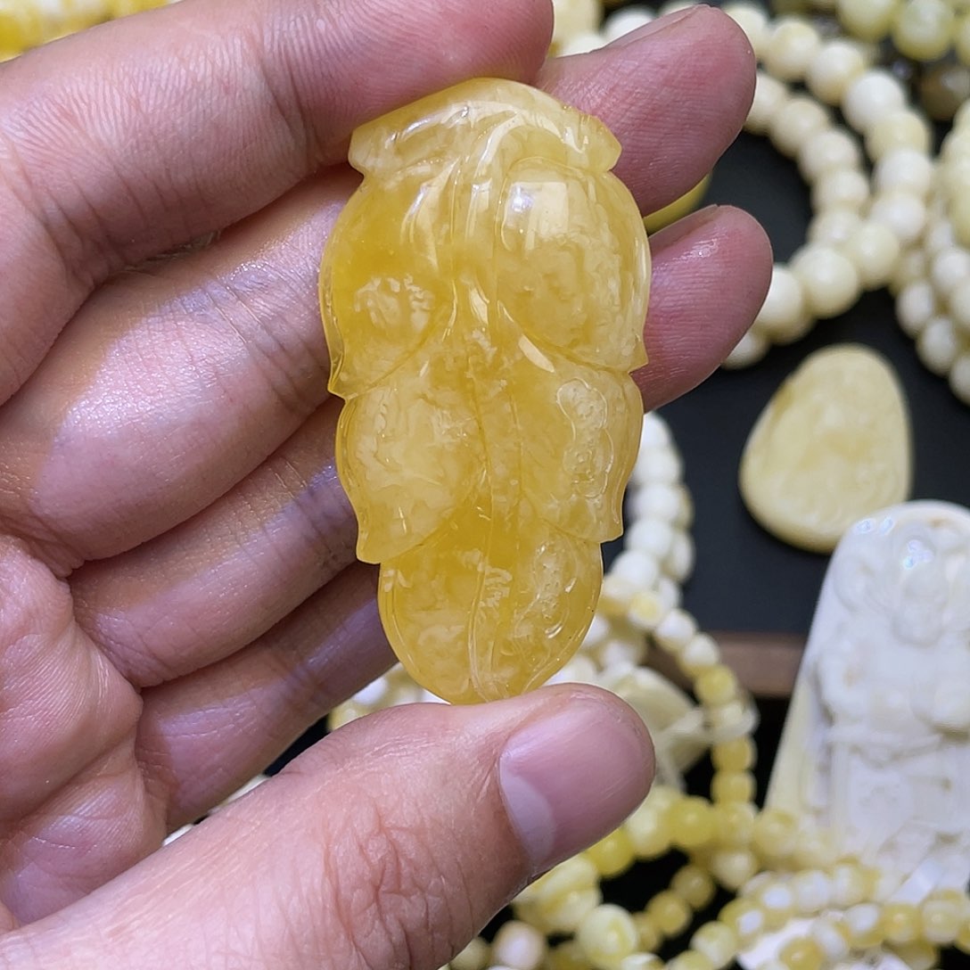 蜜蜡吊坠(赠链)未镶嵌千金玉叶