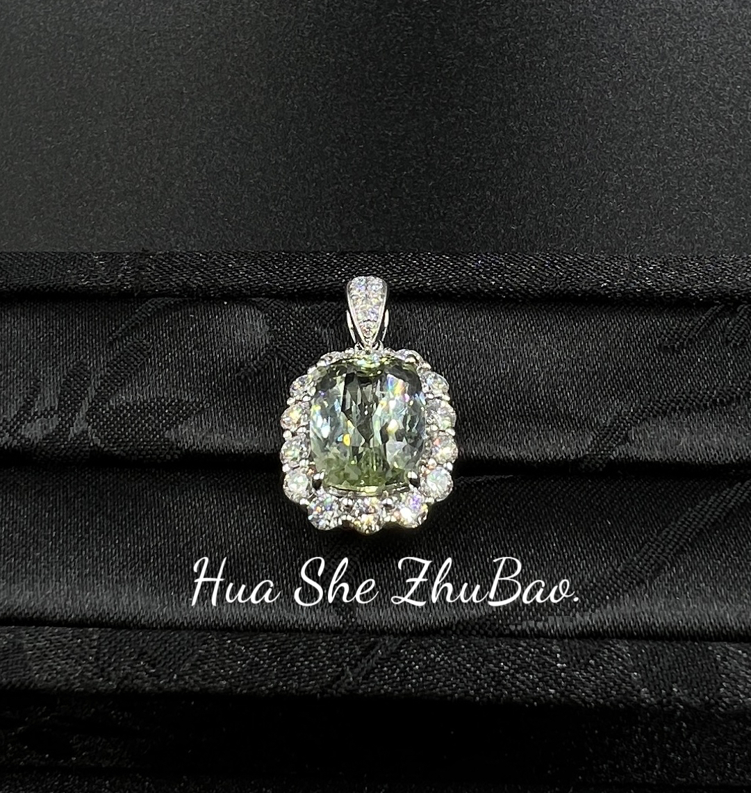 精品绿色碧玺4.999ct吊坠