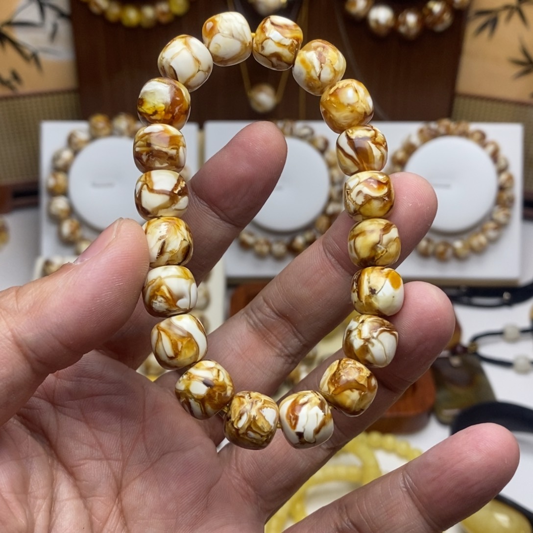 赤***房11沁色精工老型手串一条