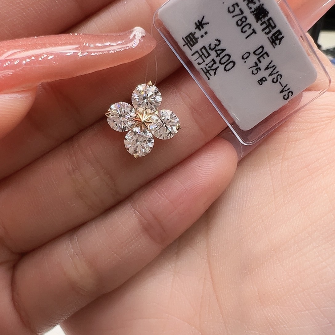 18K金镶嵌实验室培育钻石吊坠1.578ct K黄花瓣吊坠