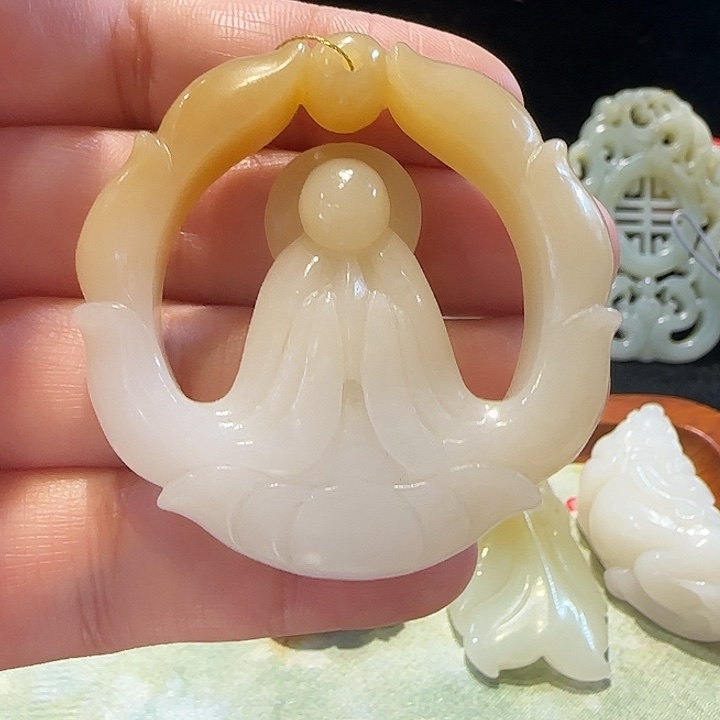 和田玉未镶嵌颈饰