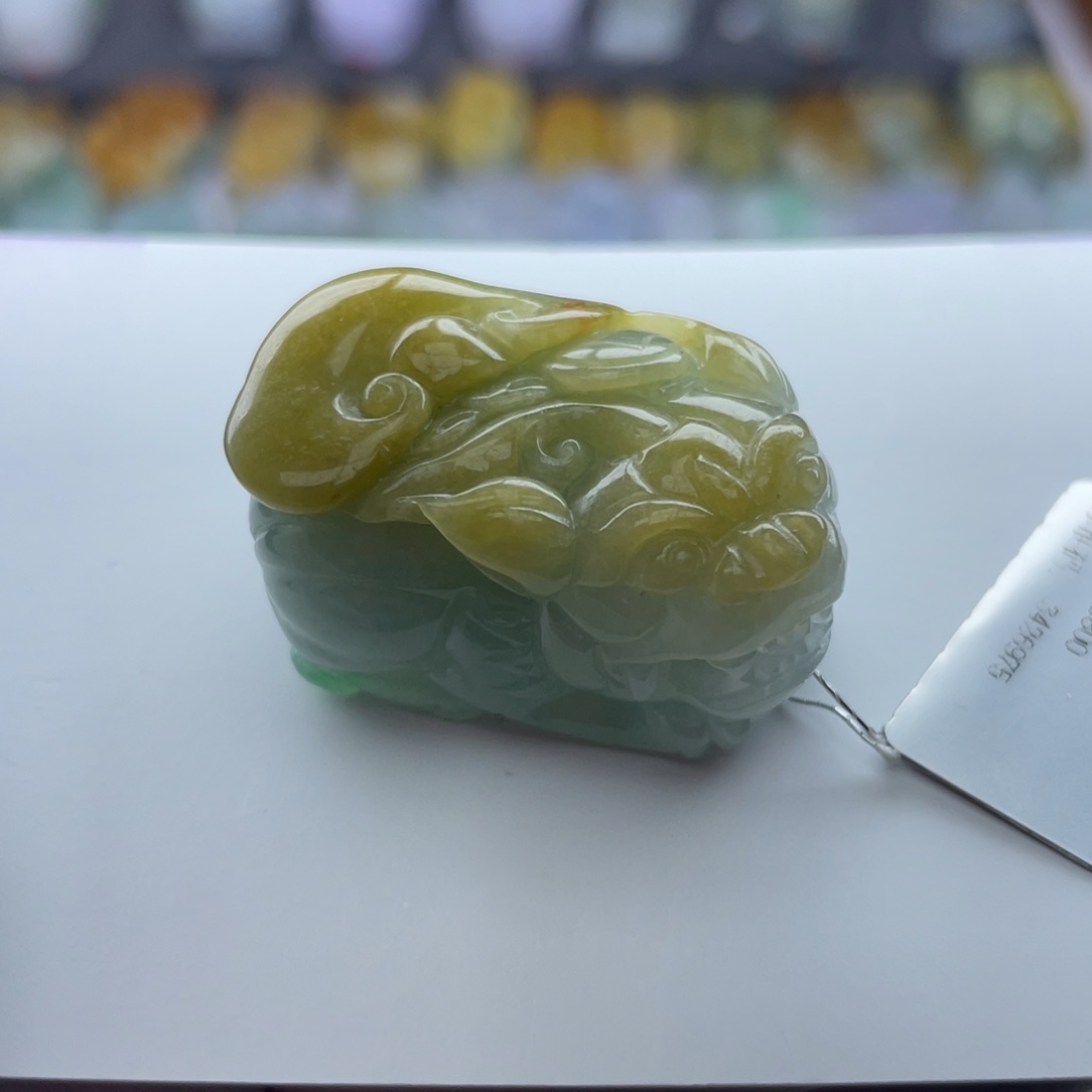 翡翠颈饰未镶嵌貔貅