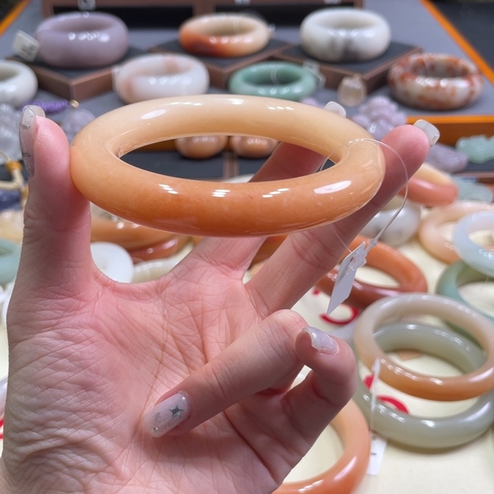 未镶嵌手镯石英质玉美****）