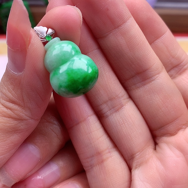 翡翠颈饰18K金镶嵌翡翠