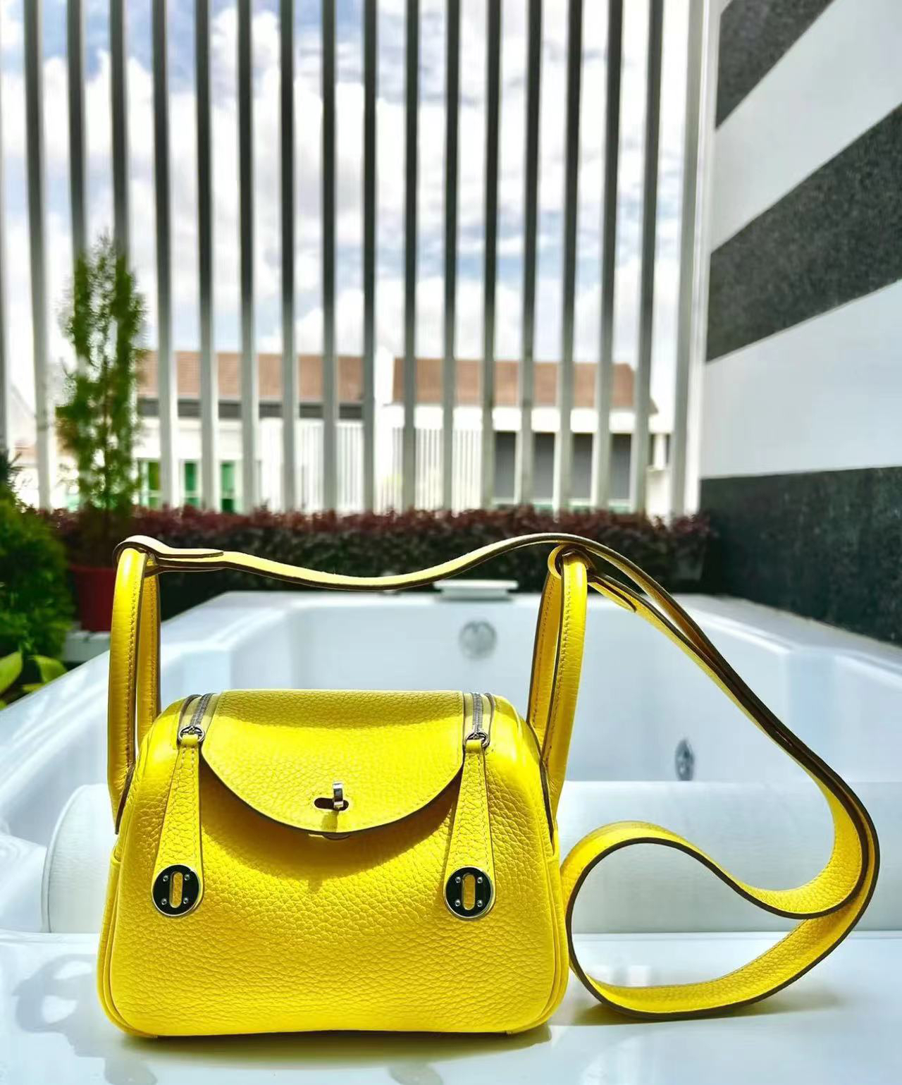 95新 Hermes/爱马仕 展会外场  柠檬黄 mini lindy包 