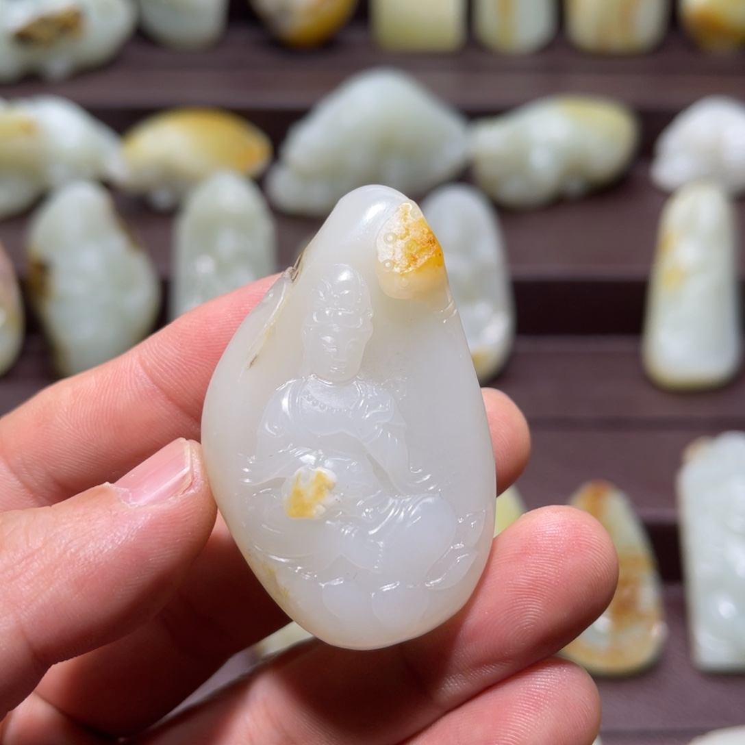 火***哥和田玉未镶嵌颈饰
