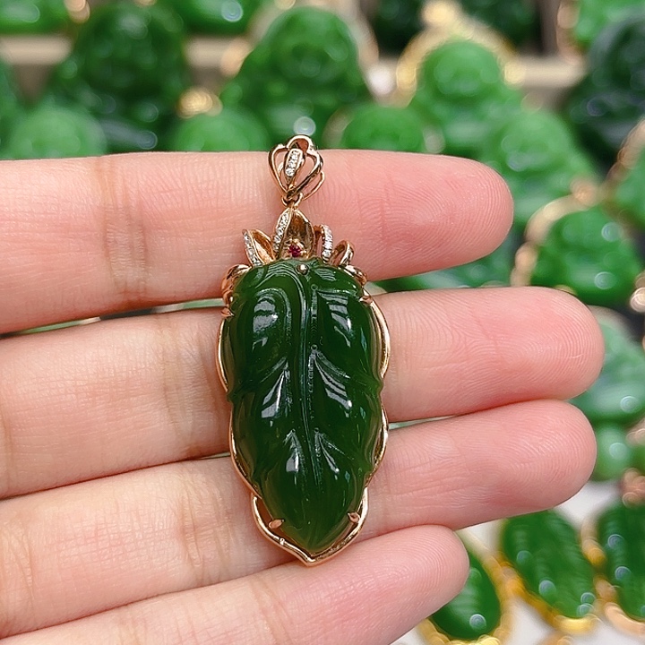 和田玉（碧玉）颈饰18K金镶嵌