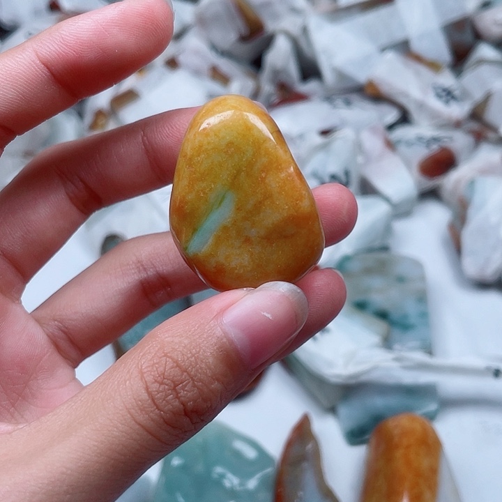 *****颈饰未镶嵌翡翠翡翠