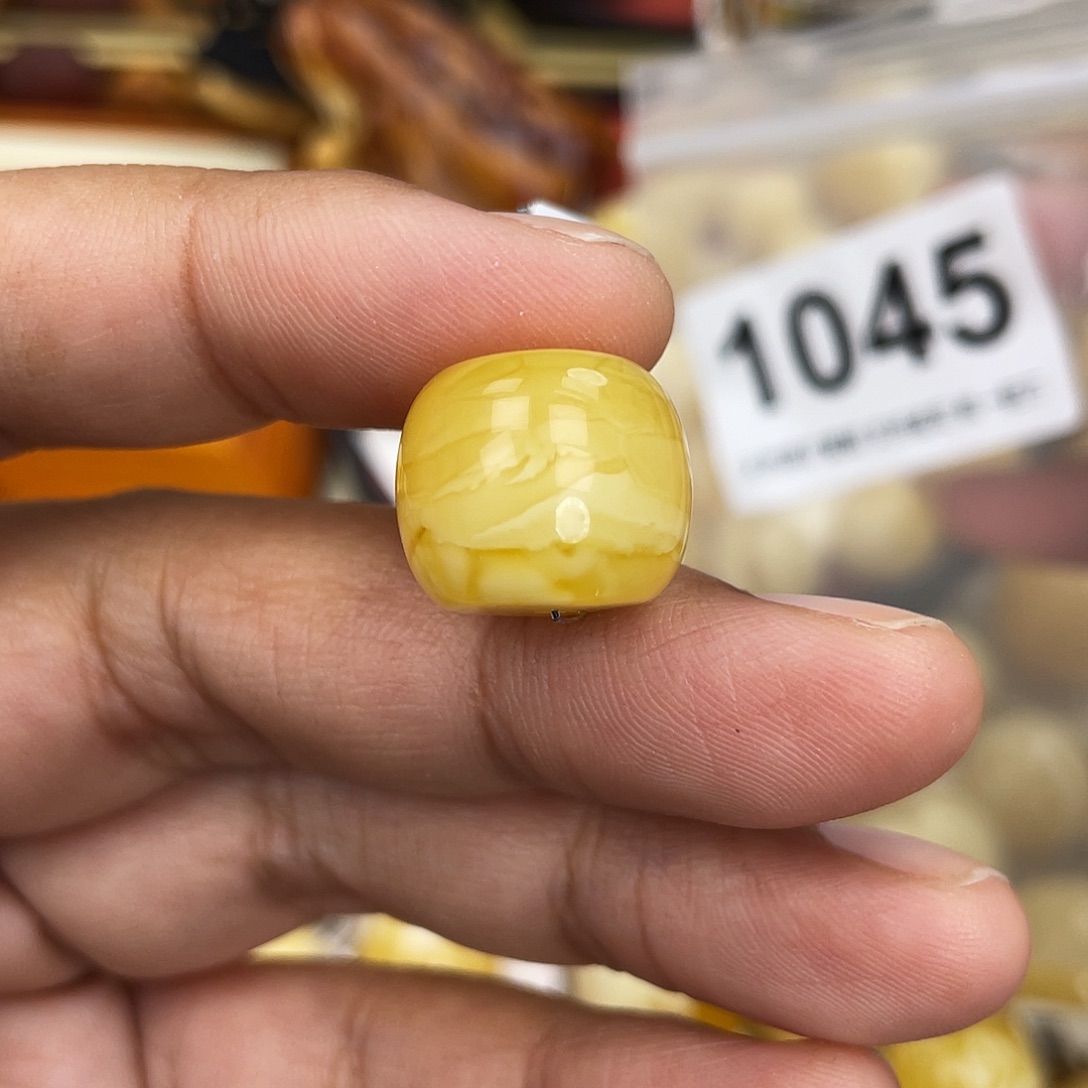 传***说蜜蜡未镶嵌珠宝奇石