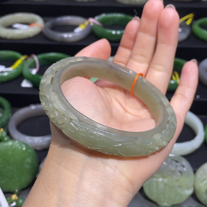 和田玉手镯63圈口 编号47未镶嵌