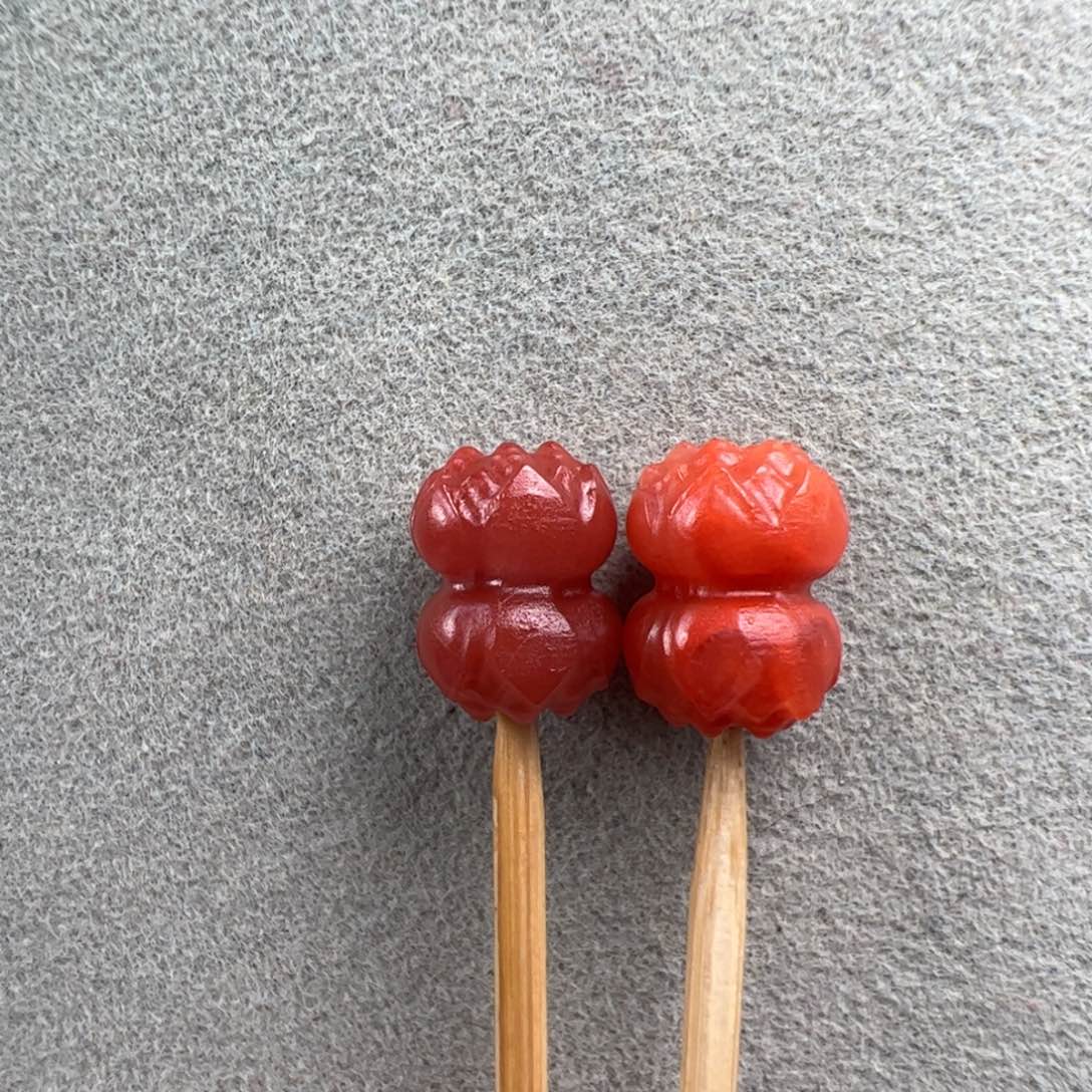 大****南红玛瑙未镶嵌（并蒂莲10*8mm