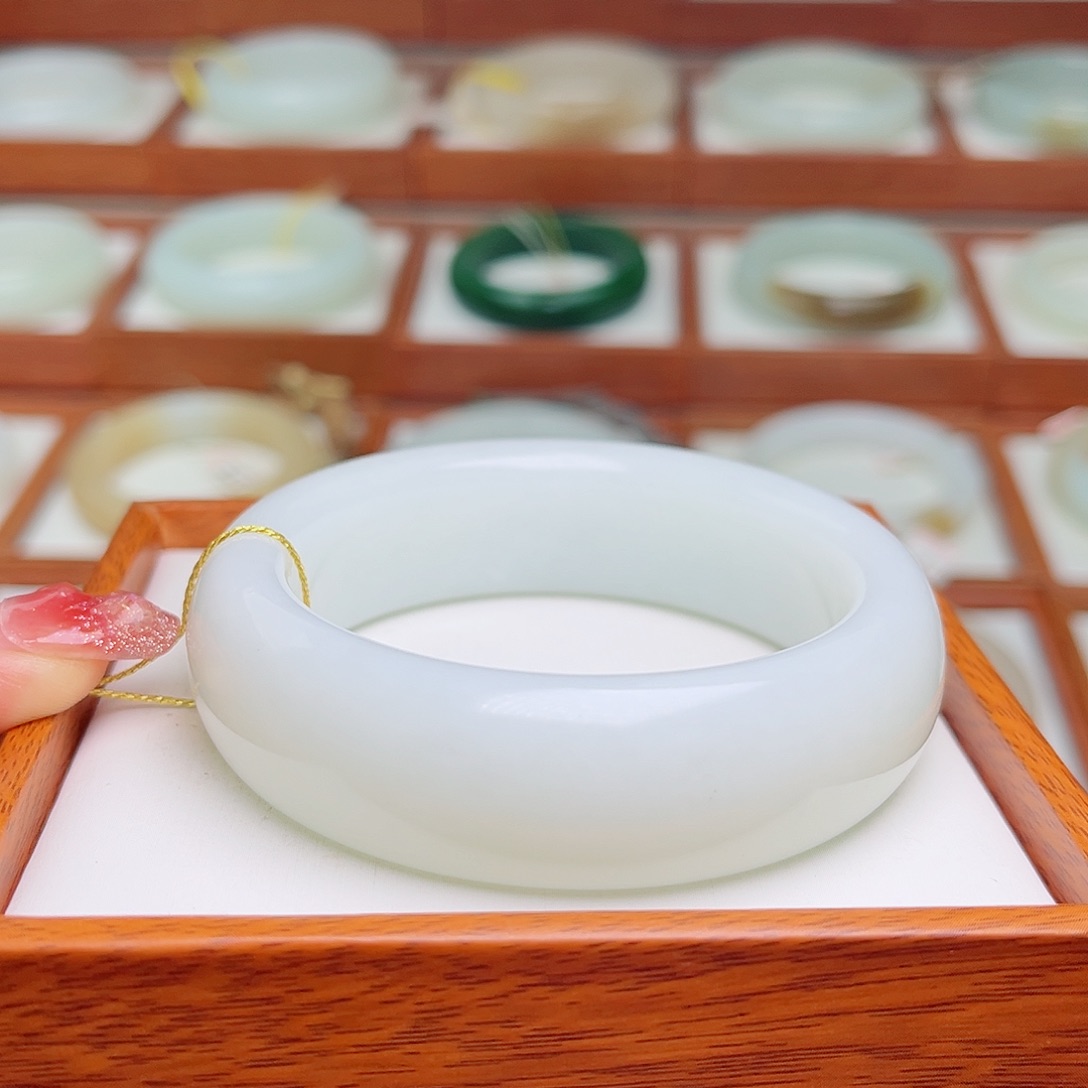 未镶嵌手镯和田玉55.3